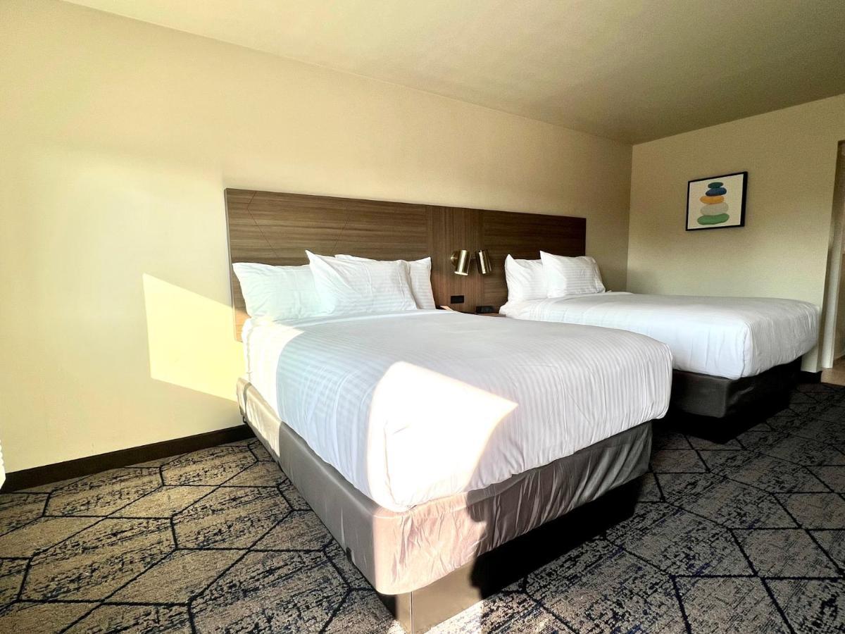 Ramada By Wyndham Modesto Yosemite Area Hotel Екстериор снимка