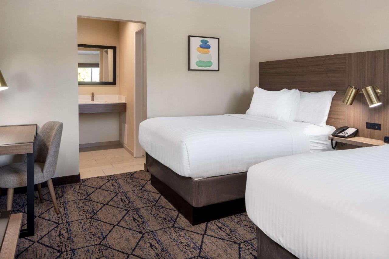 Ramada By Wyndham Modesto Yosemite Area Hotel Екстериор снимка