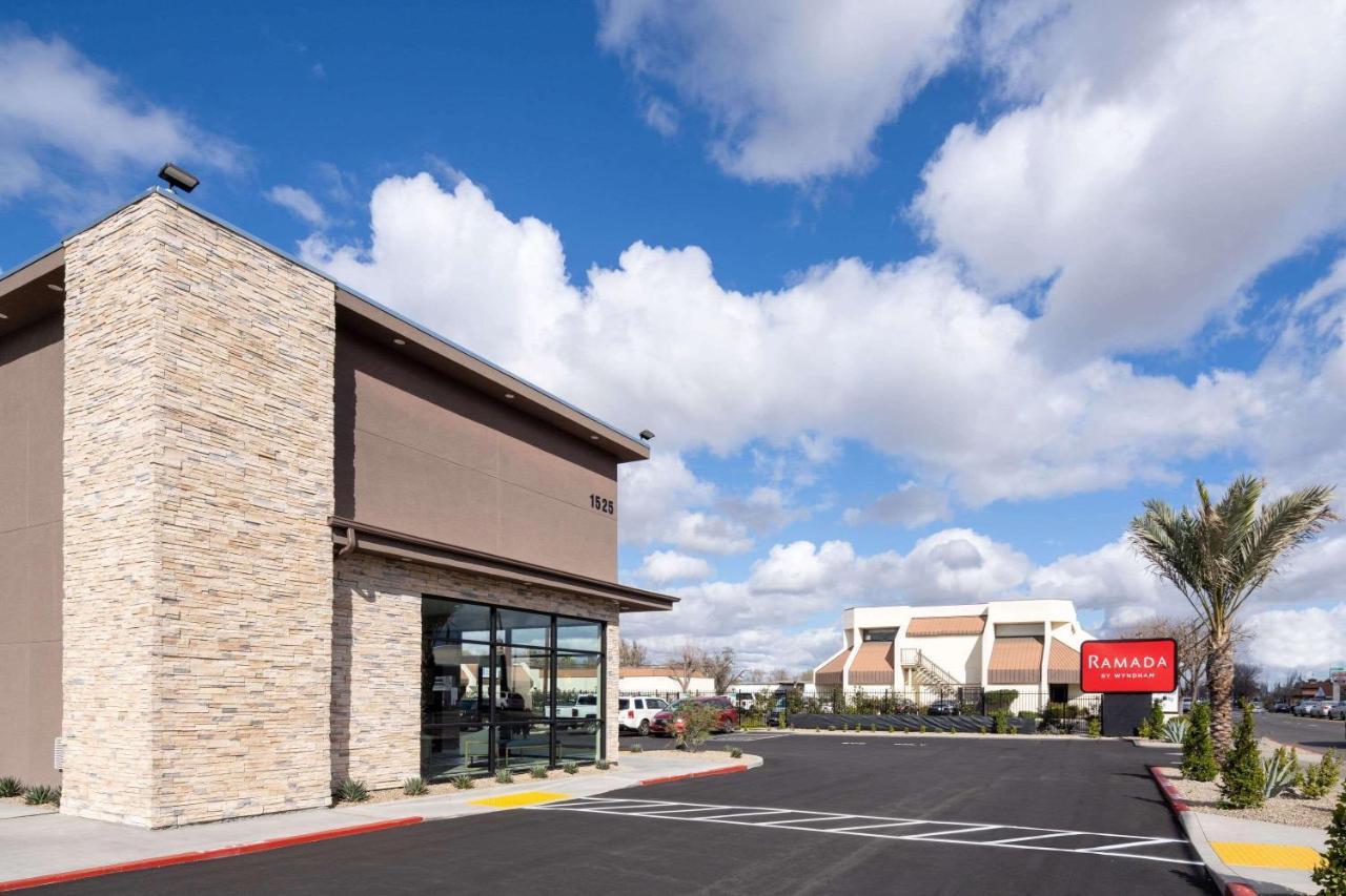 Ramada By Wyndham Modesto Yosemite Area Hotel Екстериор снимка