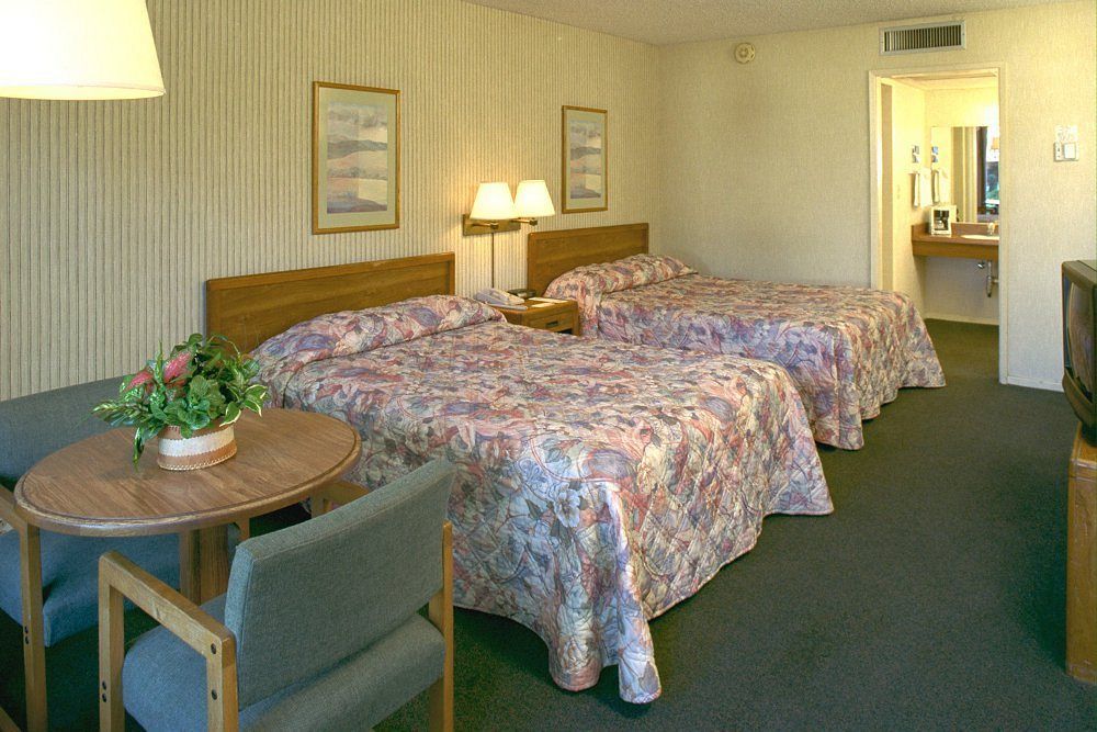 Ramada By Wyndham Modesto Yosemite Area Hotel Екстериор снимка